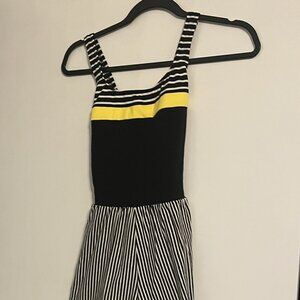 Jantzen Size 6 One-Piece 90s Vintage Swimsuit - like new!